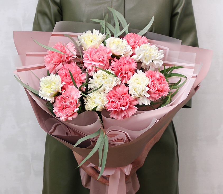 Акция! Букет из роз, гвоздик и ваксфловера «Маме»